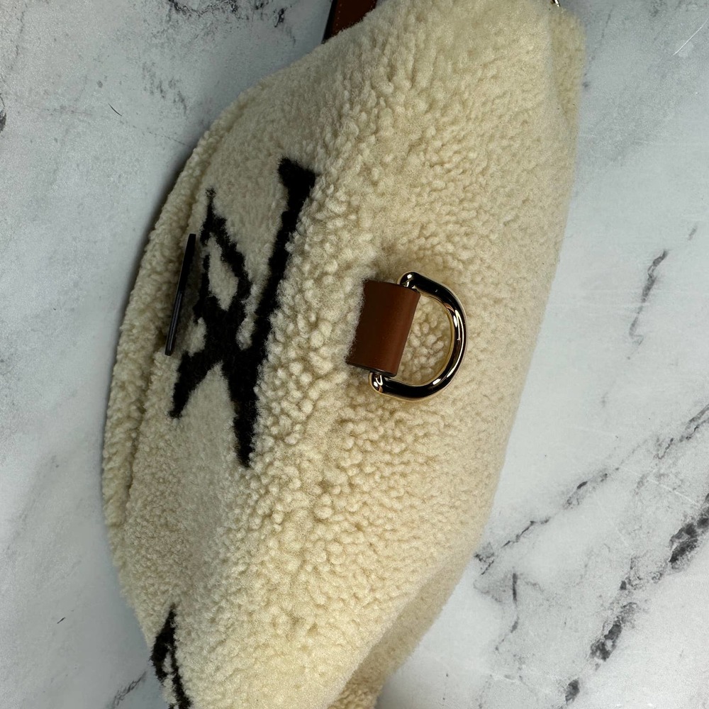 ❌❌ Louis Vuitton Teddy bumbag Monogram waist crossbody LV shearling fur bum bag - Picture 12 of 16